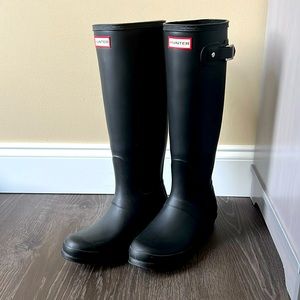 Size 8 Black Hunter Rain Boots
